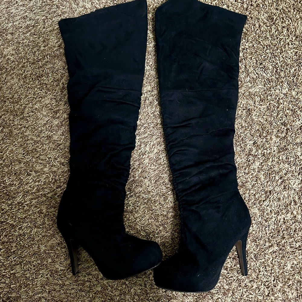 Chic Black Over-the-Knee Boots